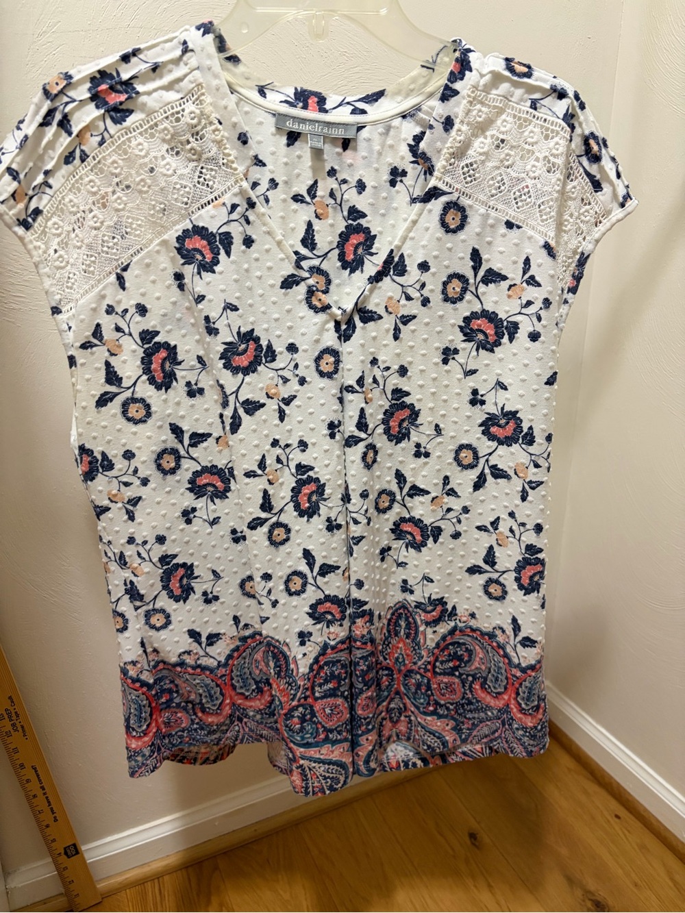 Daniel Rainn White Floral Crochet-Yoke Cap Sleeve Top